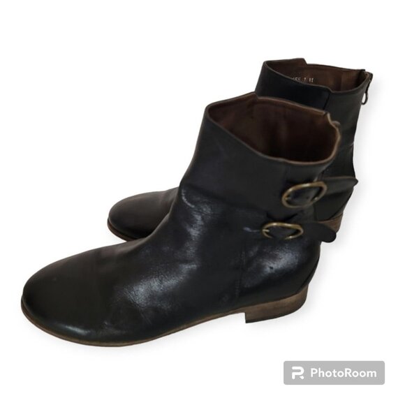 Argila Black Leather Back Zip Ankle Bootie Buckle Details Size  UD 10.5 - 11 - Picture 5 of 6